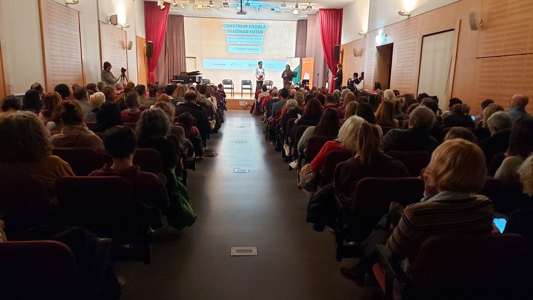 La UCEV presenta el llibre “Construir escola, imaginar futur. Una mirada cooperativa des del territori educatiu”